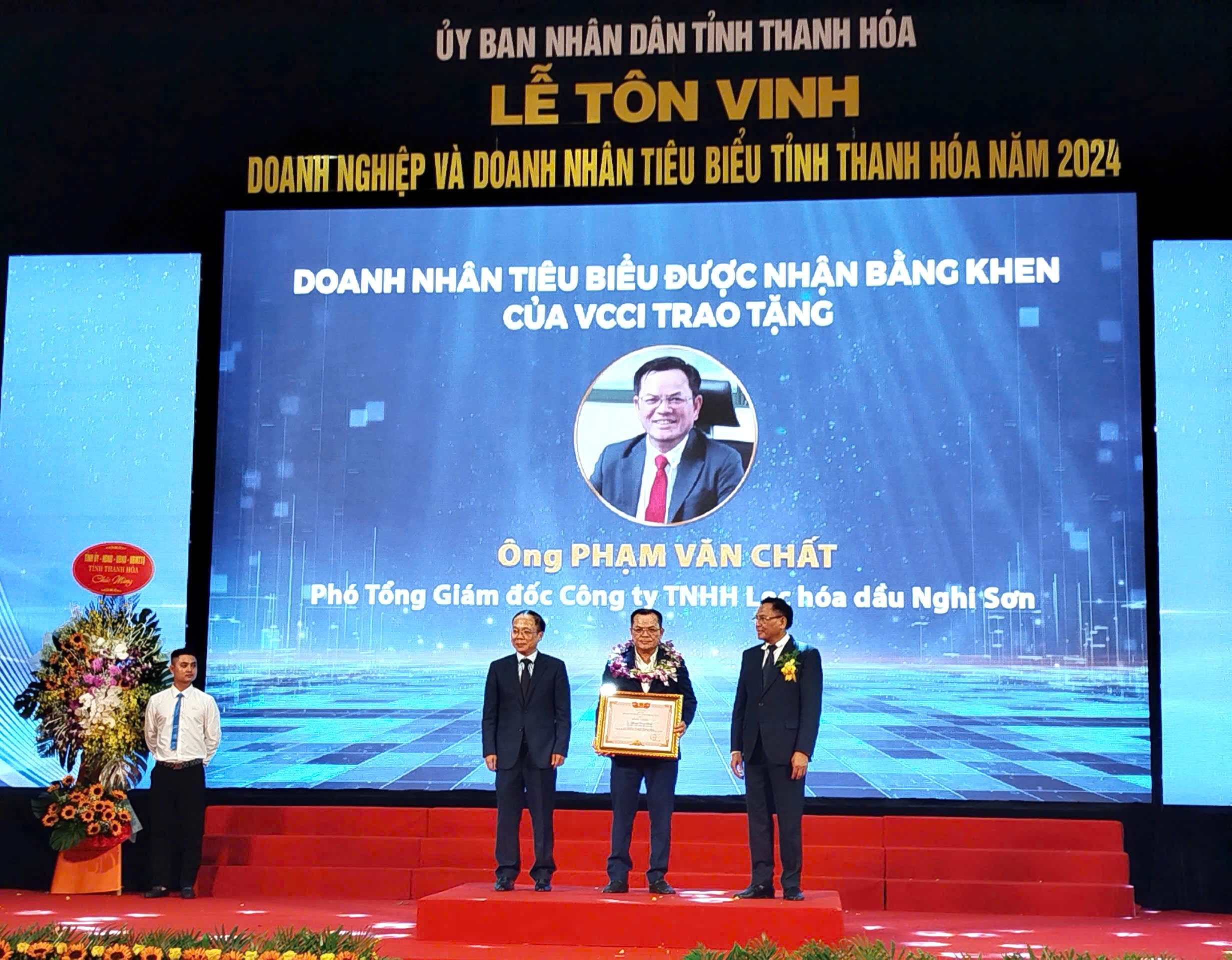 Ông Phạm Văn Chất - Phó Tổng Giám đốc NSRP nhận bằng khen “Doanh nhân tiêu biểu 2024” 