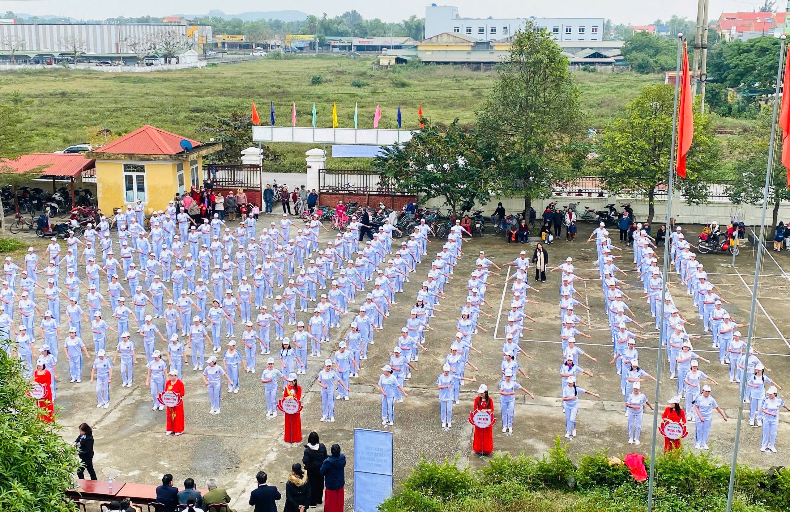 A synchronized performance from the ISHC clubs joining the contest 